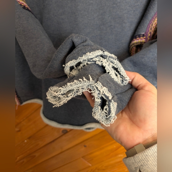 Natural Life Knit Trim Sweatshirt Size S/M - Picture 2 of 6